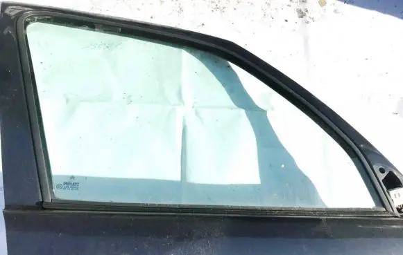 Citroen Xsara Picasso Front door window glass four-door