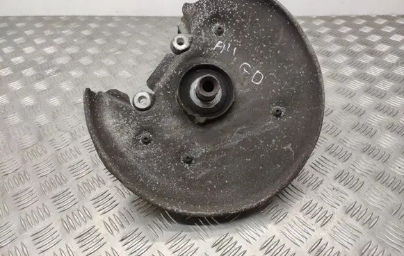 Rear wheel hub