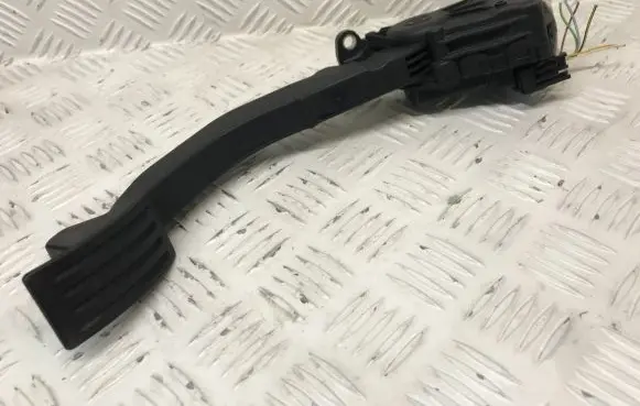 Ford Kuga I Accelerator throttle pedal 3M519F836BH