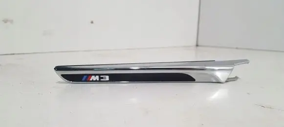 BMW M4 F82 F83 Fender trim (molding) 8055334