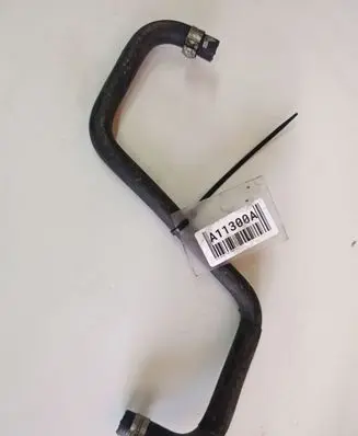Volkswagen PASSAT B6 Engine coolant pipe/hose