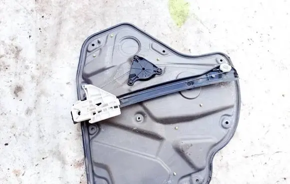 Skoda Octavia Mk2 (1Z) Sliding door window regulator with motor 1Z0839656C