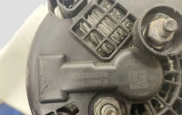 Opel Antara Generator/alternator 13580078 11L10
