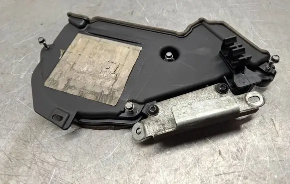 Peugeot 3008 I Timing belt guard (cover) 9684193080 9686975480