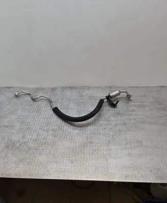 Land Rover Discovery 4 - LR4 Air conditioning (A/C) pipe/hose 