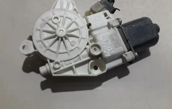 Mercedes-Benz C AMG W204 Front door window regulator motor A2048200142 971133-100