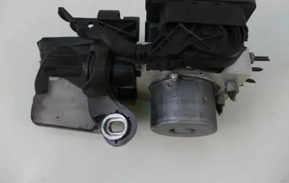 Mercedes-Benz E W212 ABS Pump A2124311448