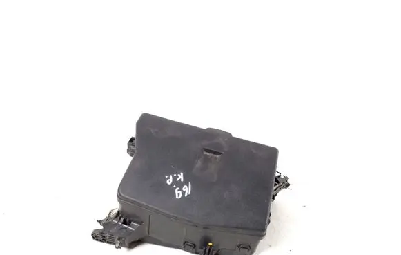 Toyota Avensis T270 Fuse module 82741-02050