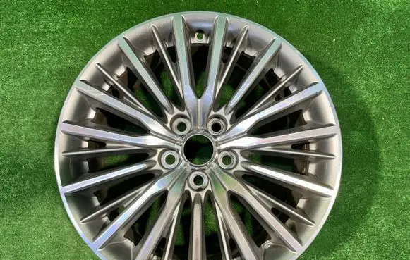 Mitsubishi Outlander R18 alloy rim 