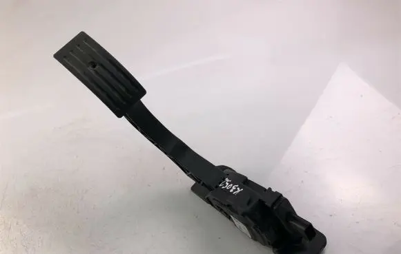 Volvo V40 Accelerator throttle pedal 31280595 K3052