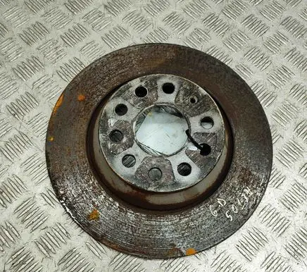 Volkswagen PASSAT B8 Rear brake disc 3Q0615601A