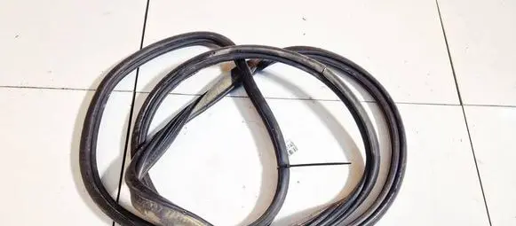Volkswagen Polo Trunk rubber seal (body) 