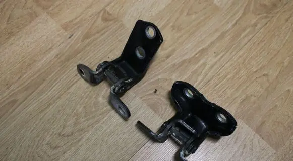 Toyota Avensis T250 Rear door hinge set 