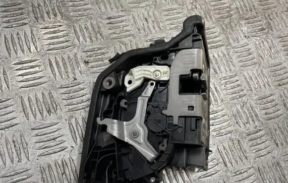 BMW X3 G01 Rear door lock 7473148