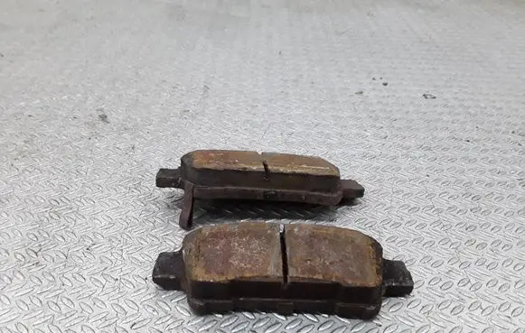 Toyota Avensis Verso Brake pads (rear) 