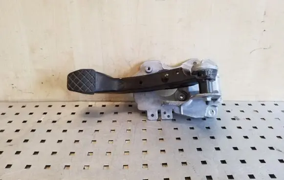 Skoda Octavia Mk2 (1Z) Brake pedal 1K2721057AN 1K2721117G