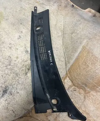 Citroen Berlingo Wiper trim 9619270877 961927087