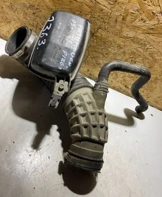 Nissan Pathfinder R51 Air intake hose/pipe