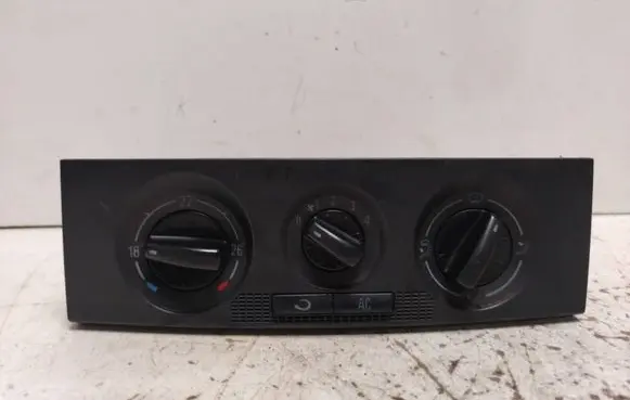 Skoda Fabia Mk1 (6Y) Climate control unit 901511760010 6Y0820045C