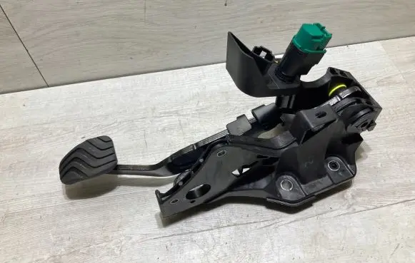 Renault Clio V Brake pedal 465014942r