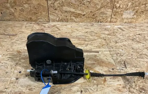 BMW 5 E60 E61 Front door lock 7154619