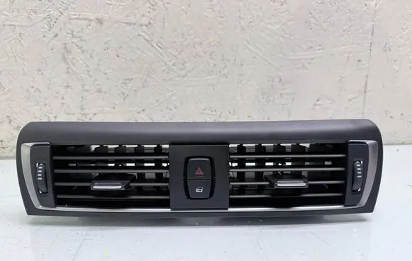 BMW 1 F20 F21 Dash center air vent grill 9317944 931794403