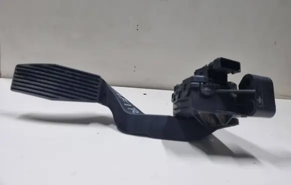 Opel Zafira A Accelerator throttle pedal 6PV00811401