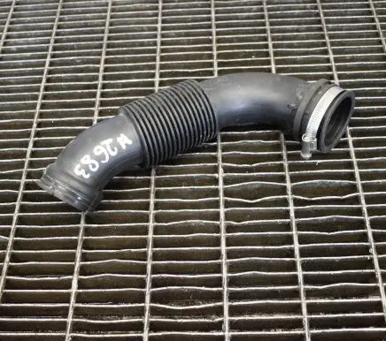 Ford Focus Air intake duct part CV619C623AC