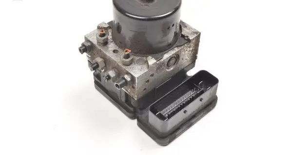 Volvo V40 ABS Pump 31317075