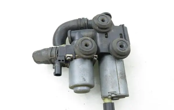 BMW X3 E83 Coolant heater control valve 1147412149 8369807
