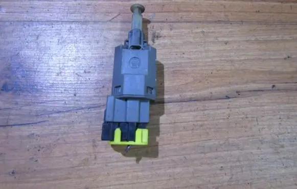 Mazda 323 F Brake pedal sensor switch ga2c6649y