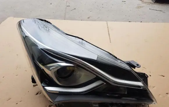 Toyota Yaris Headlight/headlamp