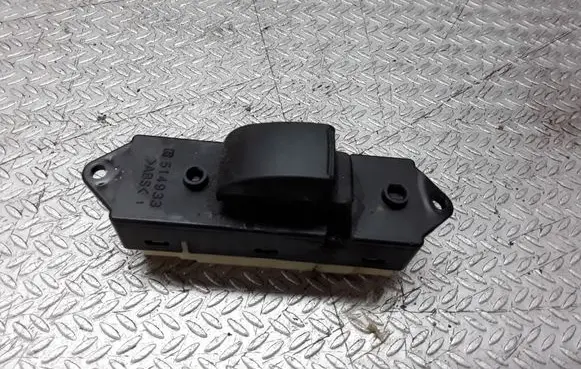 Mitsubishi Grandis Electric window control switch 8608A024