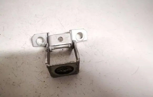 Tailgate/trunk/boot hinge