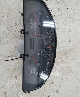 Audi A4 S4 B5 8D Speedometer (instrument cluster)