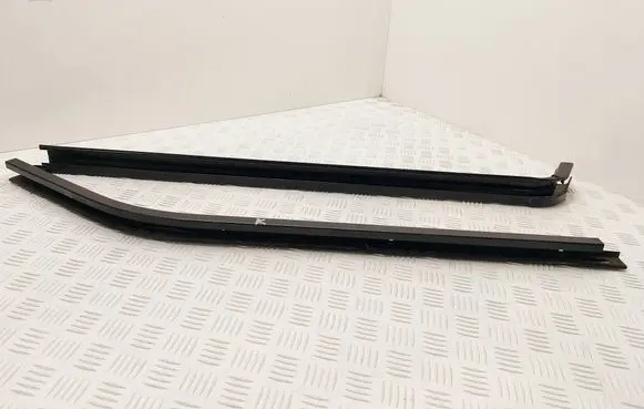 Opel Vivaro Sliding door middle rail