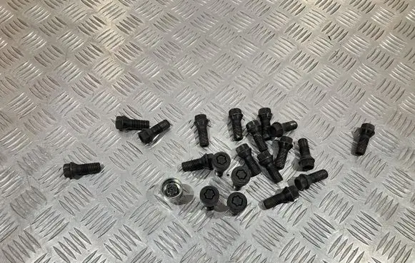 BMW 2 F44 Anti-theft wheel nuts and lock TM17052