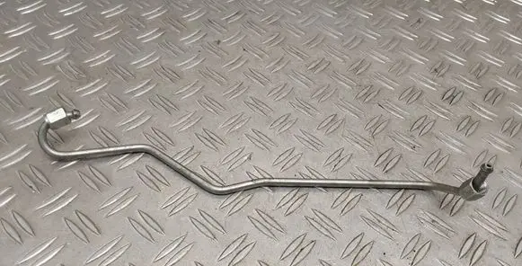 Toyota RAV 4 (XA40) Fuel injector supply line/pipe 