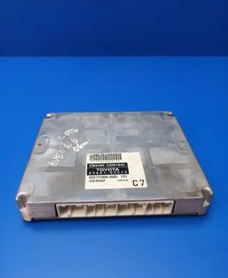 Toyota Avensis T250 Engine control unit/module 8966105C70 MB1758008681 1758008681