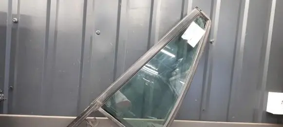 Volvo XC90 Rear door window glass