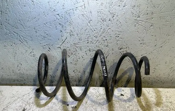 Toyota Auris 150 Front coil spring