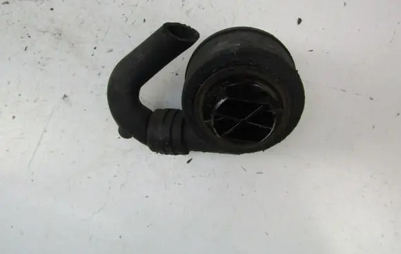 Volkswagen Golf IV Breather valve 