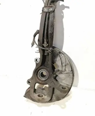Volkswagen Touareg I Front wheel hub spindle knuckle 7L6407258A