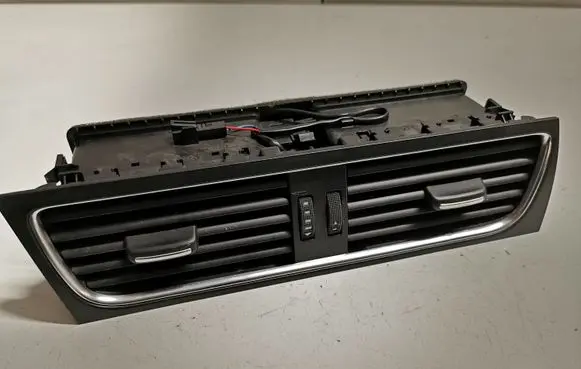 Audi A5 8T 8F Dash center air vent grill 8T1820951A 8T1820951