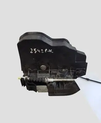 BMW 1 F20 F21 Front door lock 7202145