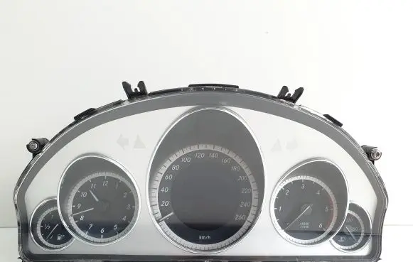 Mercedes-Benz E W212 Speedometer (instrument cluster) A2129004113 2129014002 2049021705