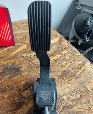 Mercedes-Benz Vito Viano W447 Accelerator throttle pedal A4473000100 0280755023