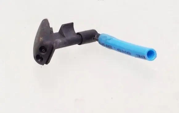Windshield washer spray nozzle