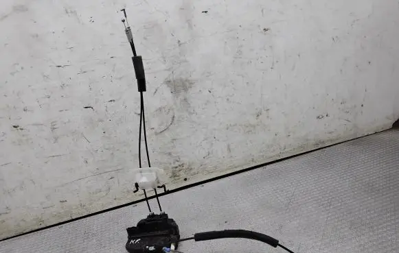 Nissan Murano Z50 Front door lock
