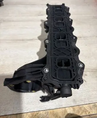 Mercedes-Benz Vito Viano W639 Intake manifold A6510900037
